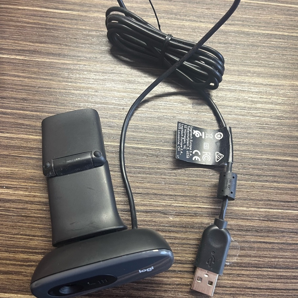 Logitech Gray Webcam - Picture 2 of 3